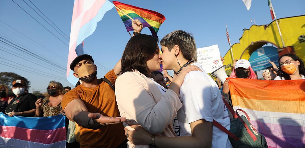 Six Flags ofreció disculpa por la discriminación hacia la comunidad LGBT. Foto: Agencia EFE