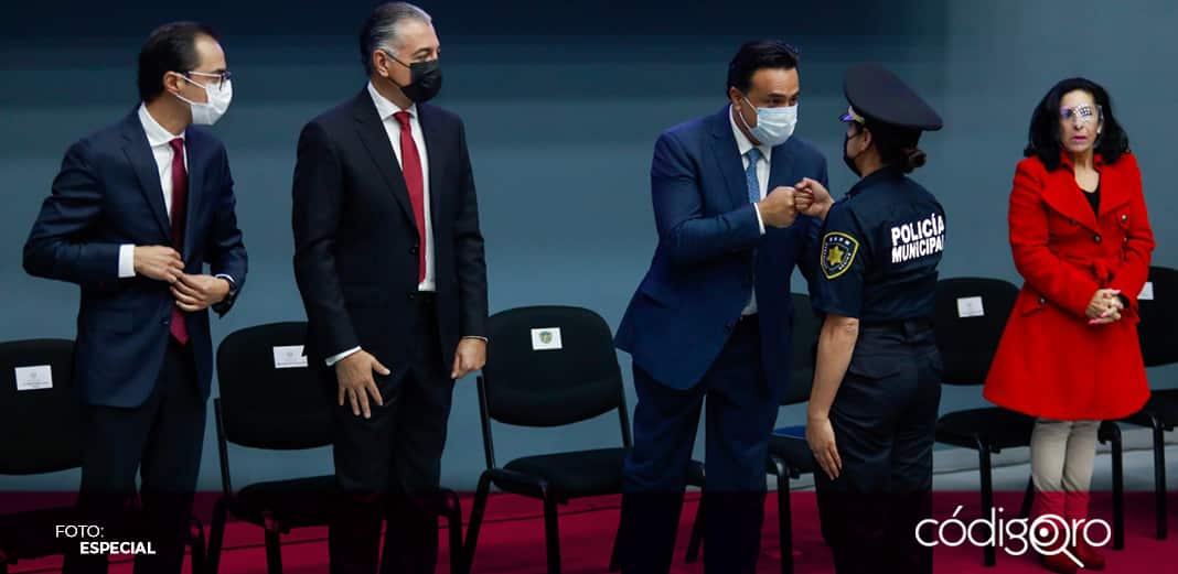 Entregan certificados de Bachillerato y Técnico Superior a policías municipales