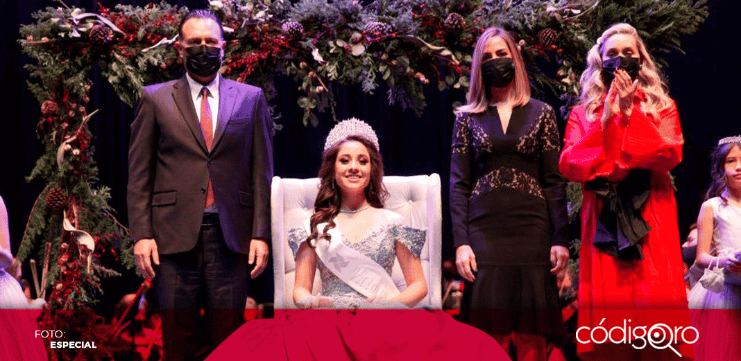Kuri encabeza coronación de Victoria I como Reina de las Fiestas de Navidad 2021