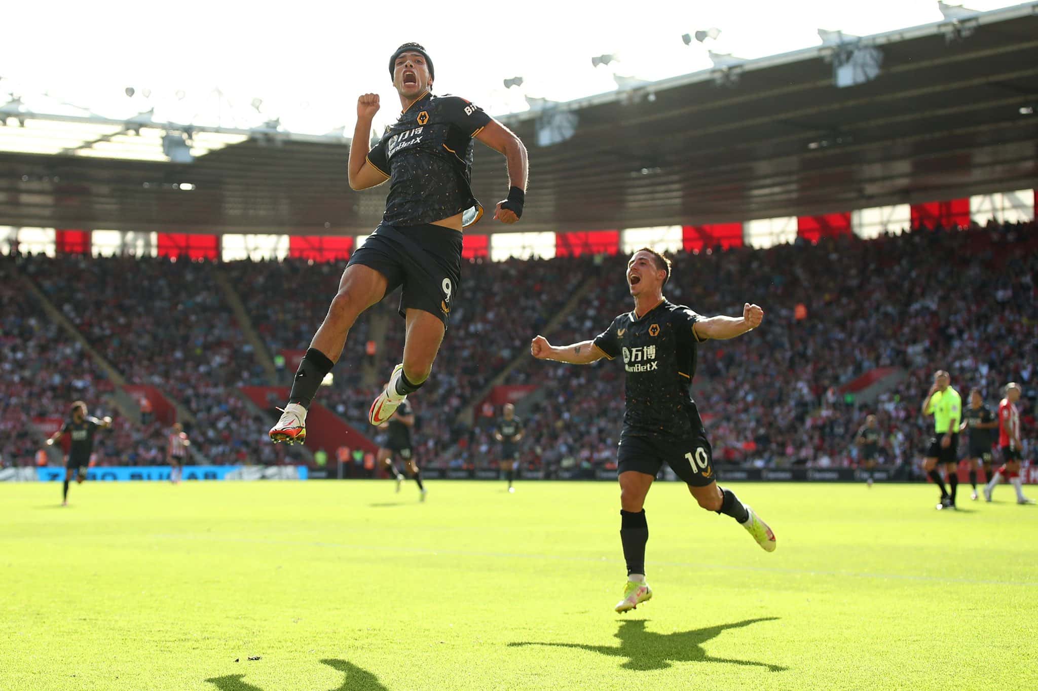 El Wolverhampton del mexicano Raúl Jiménez marcha 8vo de la general, a tres puntos de puestos europeos