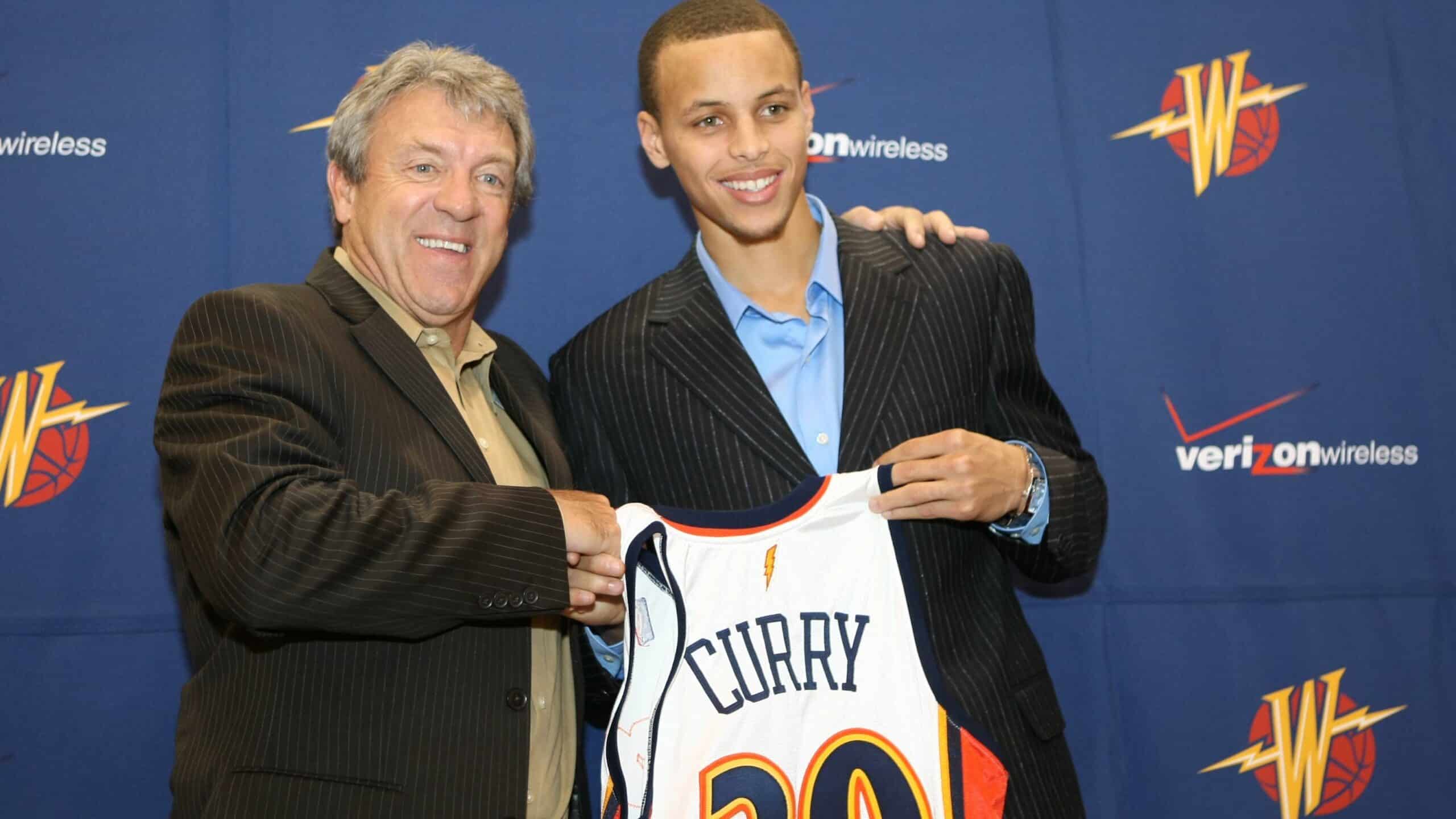 Steph Curry fue seleccionado en la séptima posición del draft de la NBA de 2009 por los Golden State Warriors