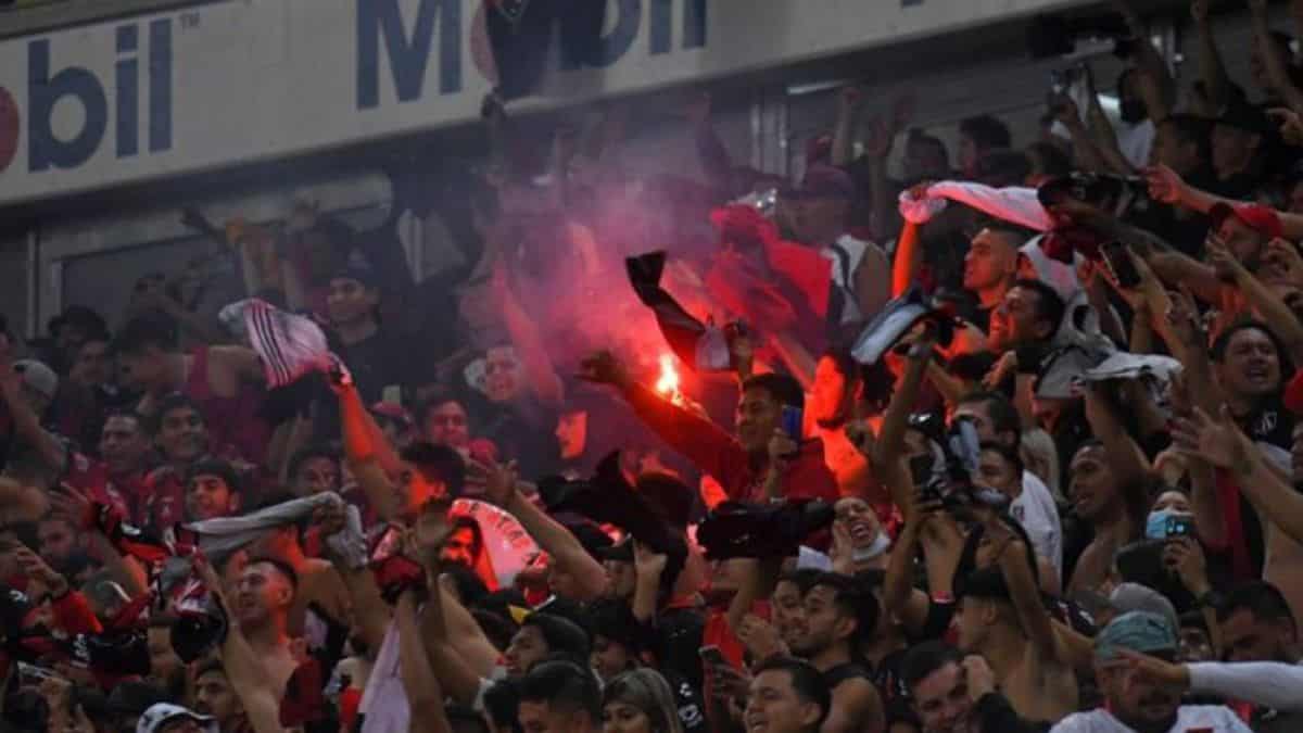 Más de 51 mil personas, en el estadio Jalisco, vieron coronarse al Atlas por primera vez desde 1951