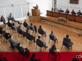 En el Auditorio Fernando Díaz Ramírez, 30 profesores adscritos a las diferentes facultades de la UAQ, recibieron de manos de la rectora, el documento que los acredita como profesores de Tiempo Completo