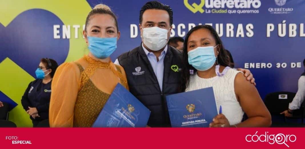 Entregan escrituras a 53 familias del municipio de Querétaro