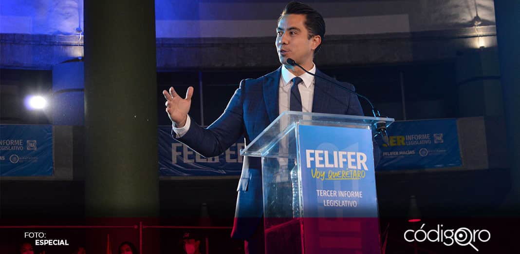 Felipe Fernando Macías rinde su tercer informe legislativo