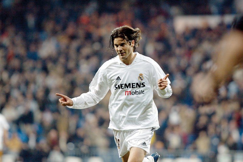 Solari fichó por el Real Madrid en 2000. En cinco temporadas como futbolista merengue disputó 209 partidos y anotó 22 goles