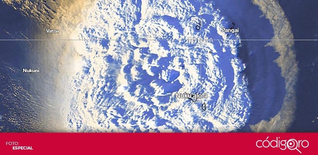 Tras erupción de volcán submarino en Tonga, tsunami llega a la costa de Chile