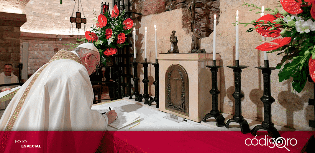 El papa acude a la embajada rusa para pedir "diálogo y la vuelta de las negociaciones"