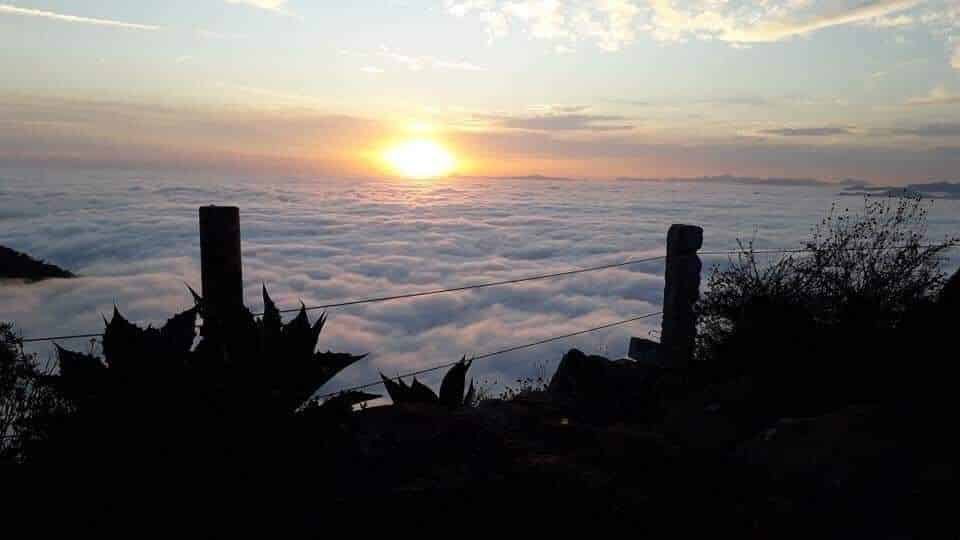 El mirador Cuatro Palos, lugar que da la impresión a quienes lo visitan, de estar más alto que las nubes