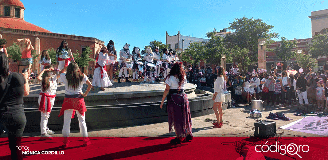 Colectivos feministas conmemoran el 8M al ritmo de los tambores