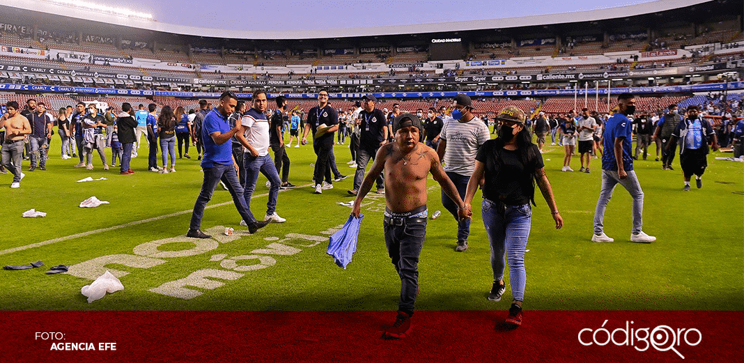 Suspenden vacunación contra COVID-19 por violencia en Estadio Corregidora