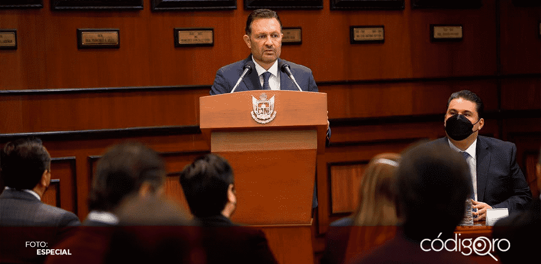 Mauricio Kuri toma protesta a la Mesa Directiva de CANIRAC Querétaro 2022 – 2023