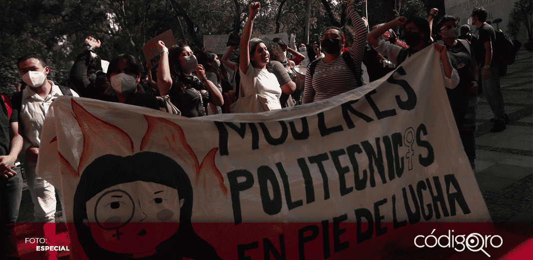 Mujeres marchan para pedir justicia por la menor que fue abusada en el IPN