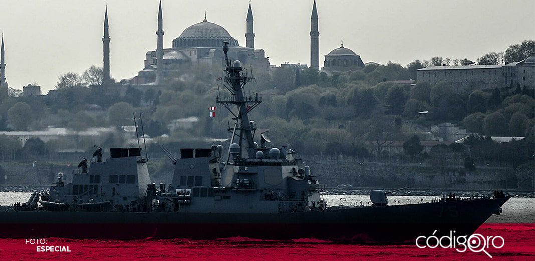 Turquía cierra sus estrechos a buques de guerra de todos los países