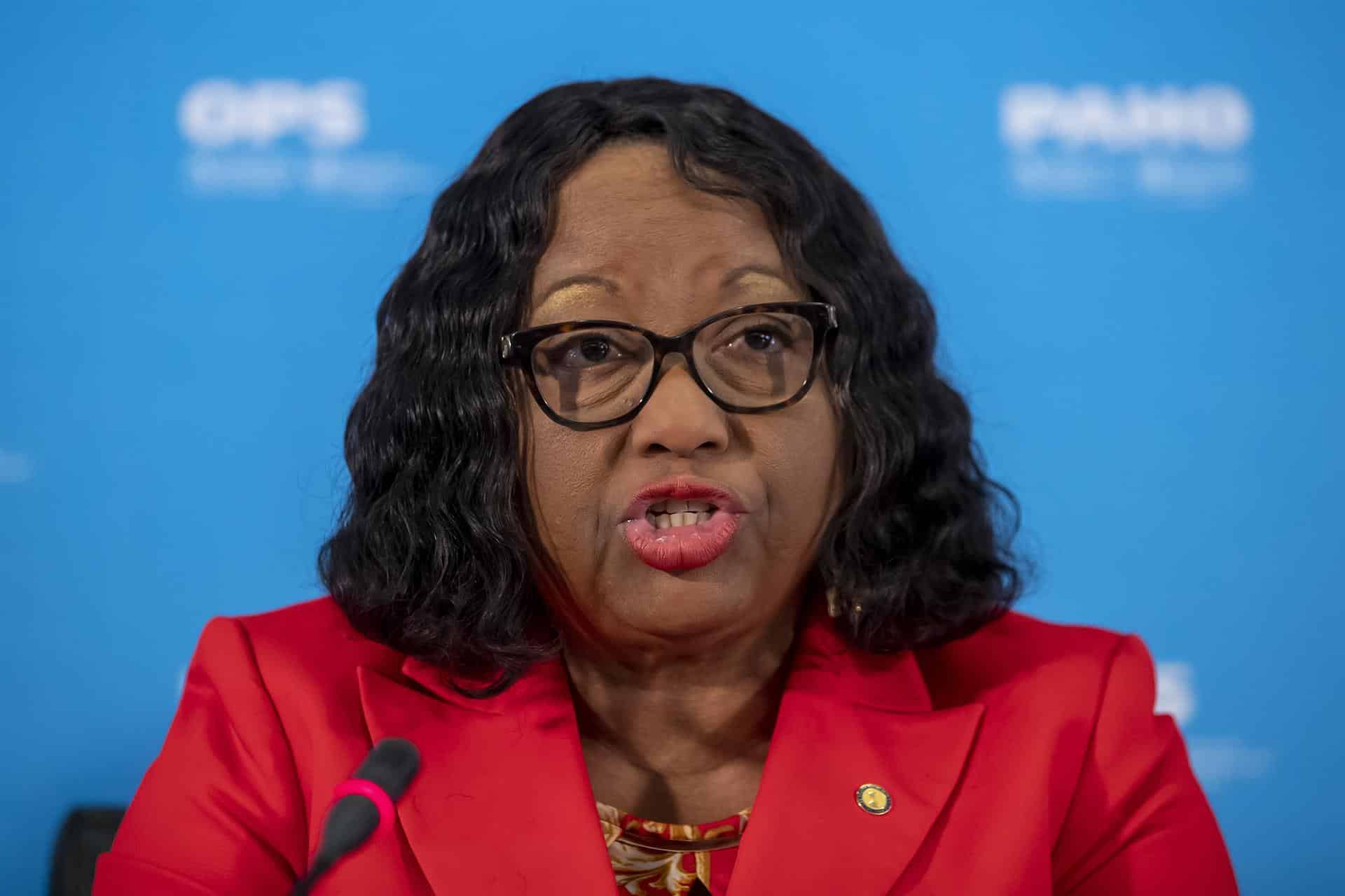 "La pandemia ha puesto en peligro el malestar psicológico de todos nosotros", dijo la directora de la OPS, Carissa Etienne