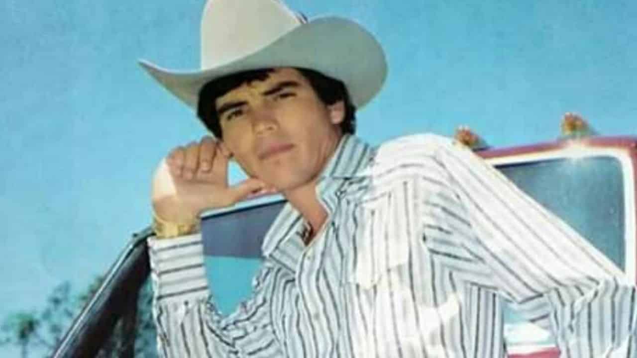 "Chalino" tuvo que enfrentar adversidades, entre ellas la pobreza y la pérdida de su padre a los seis años de edad