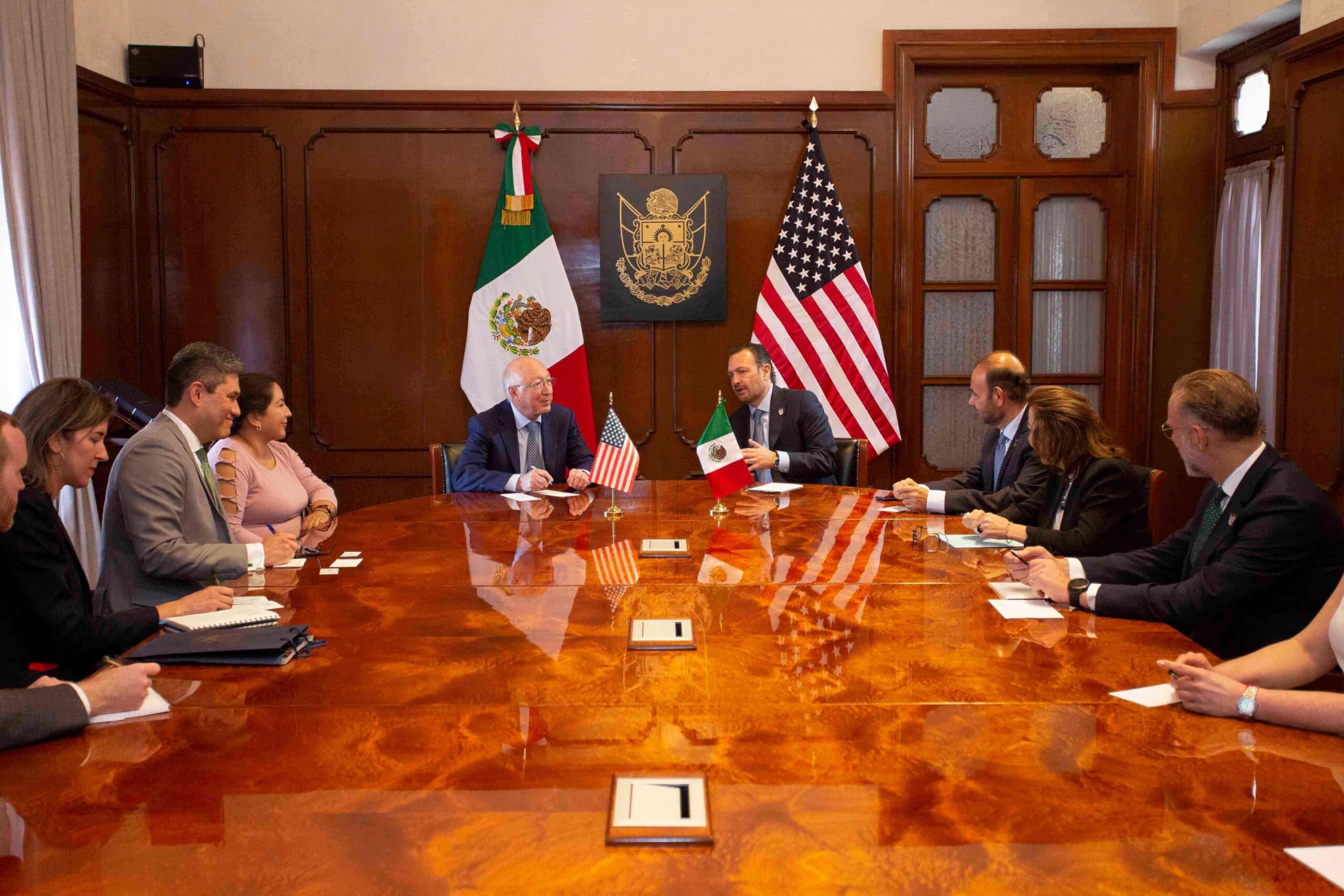 En Palacio de Gobierno, Mauricio Kuri González se reunió con Ken Salazar. Foto: Especial
