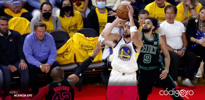 Los Warriors de Golden State derrotaron a los Celtics de Boston en el juego 5 de las Finales de la NBA. Foto: Agencia EFE