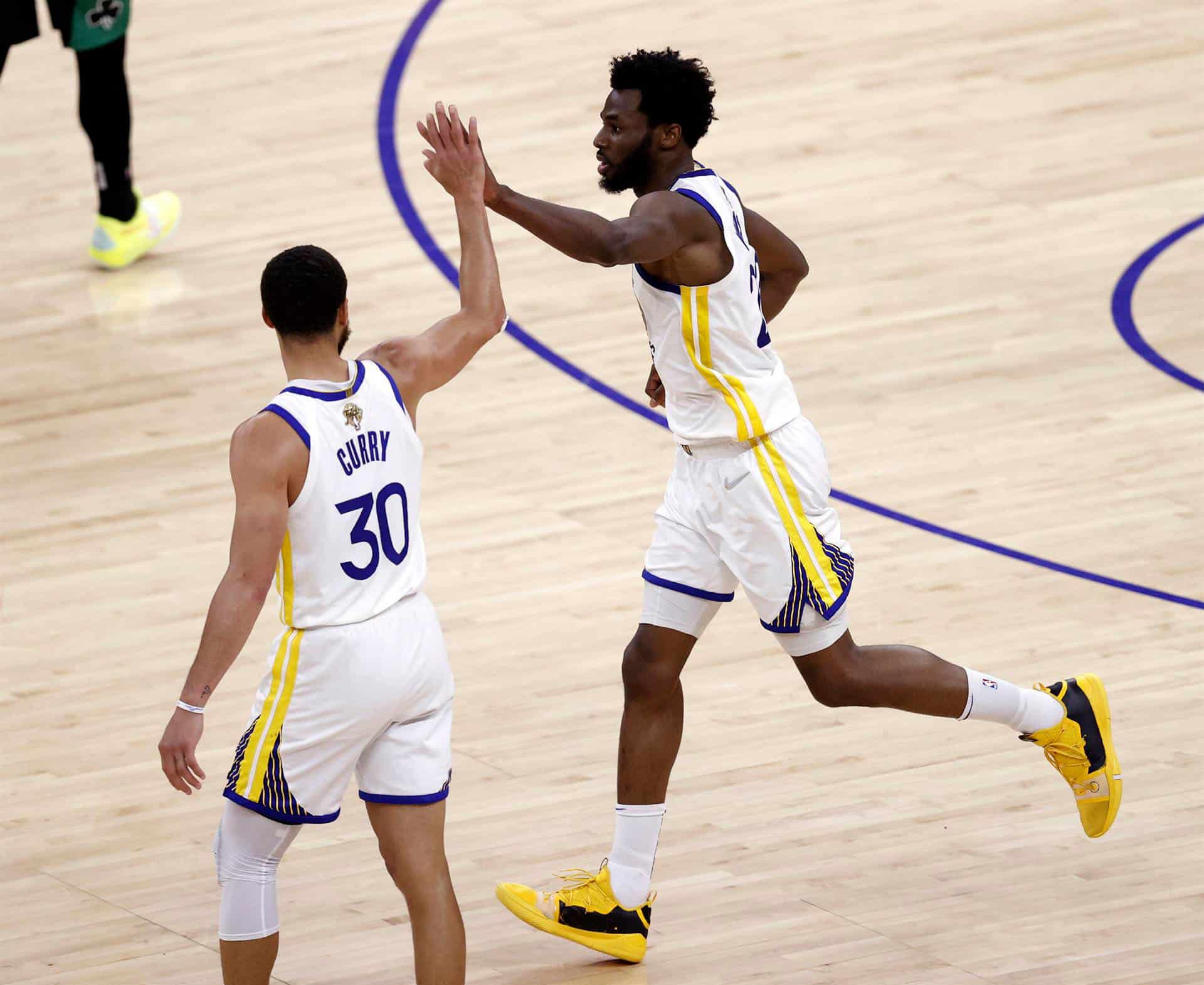 Los Warriors están a una victoria de coronarse campeones de la NBA por cuarta ocasión en 8 años. Foto: Agencia EFE