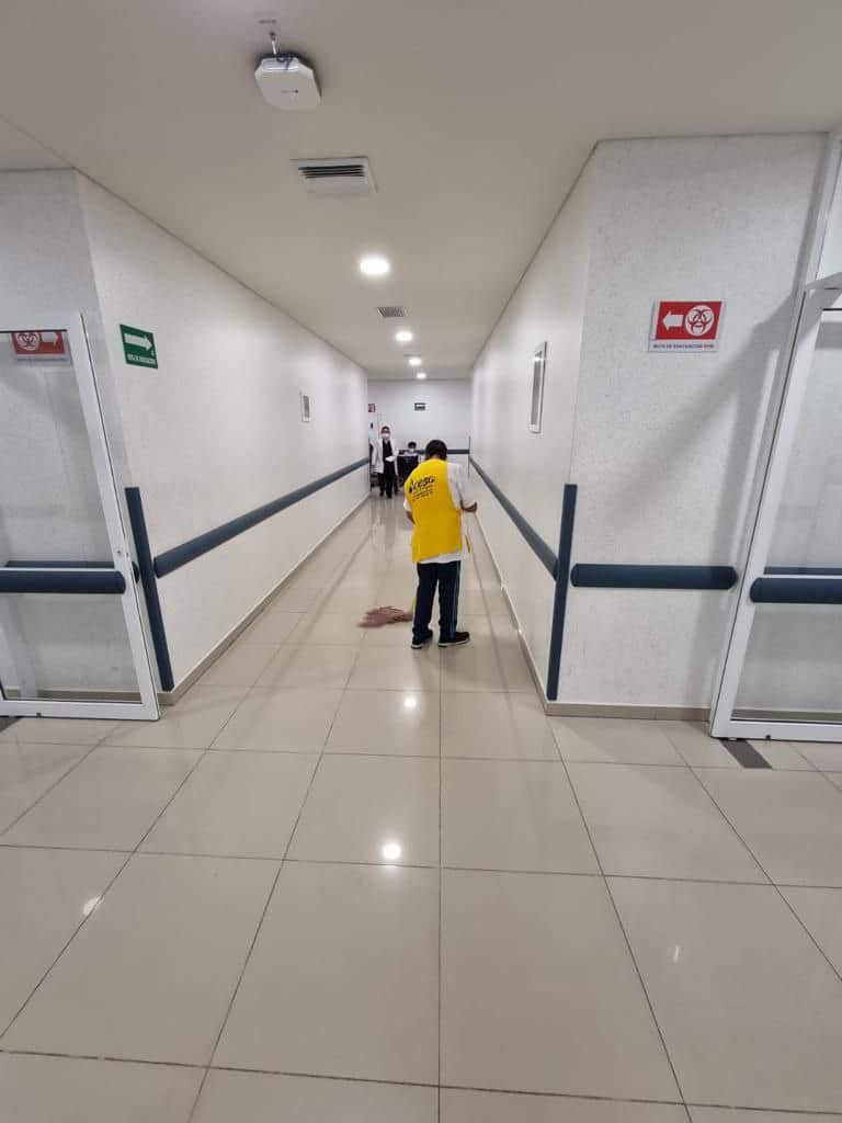 Tras la lluvia, ingresó agua al Nuevo Hospital General de Querétaro. Foto: Especial