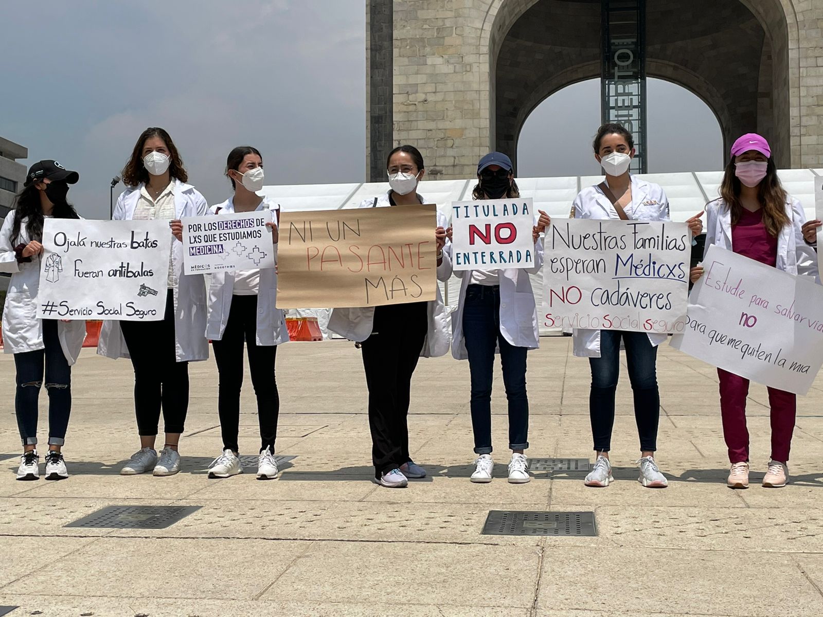 Médicos mexicanos protestan contra la inseguridad que vive su gremio