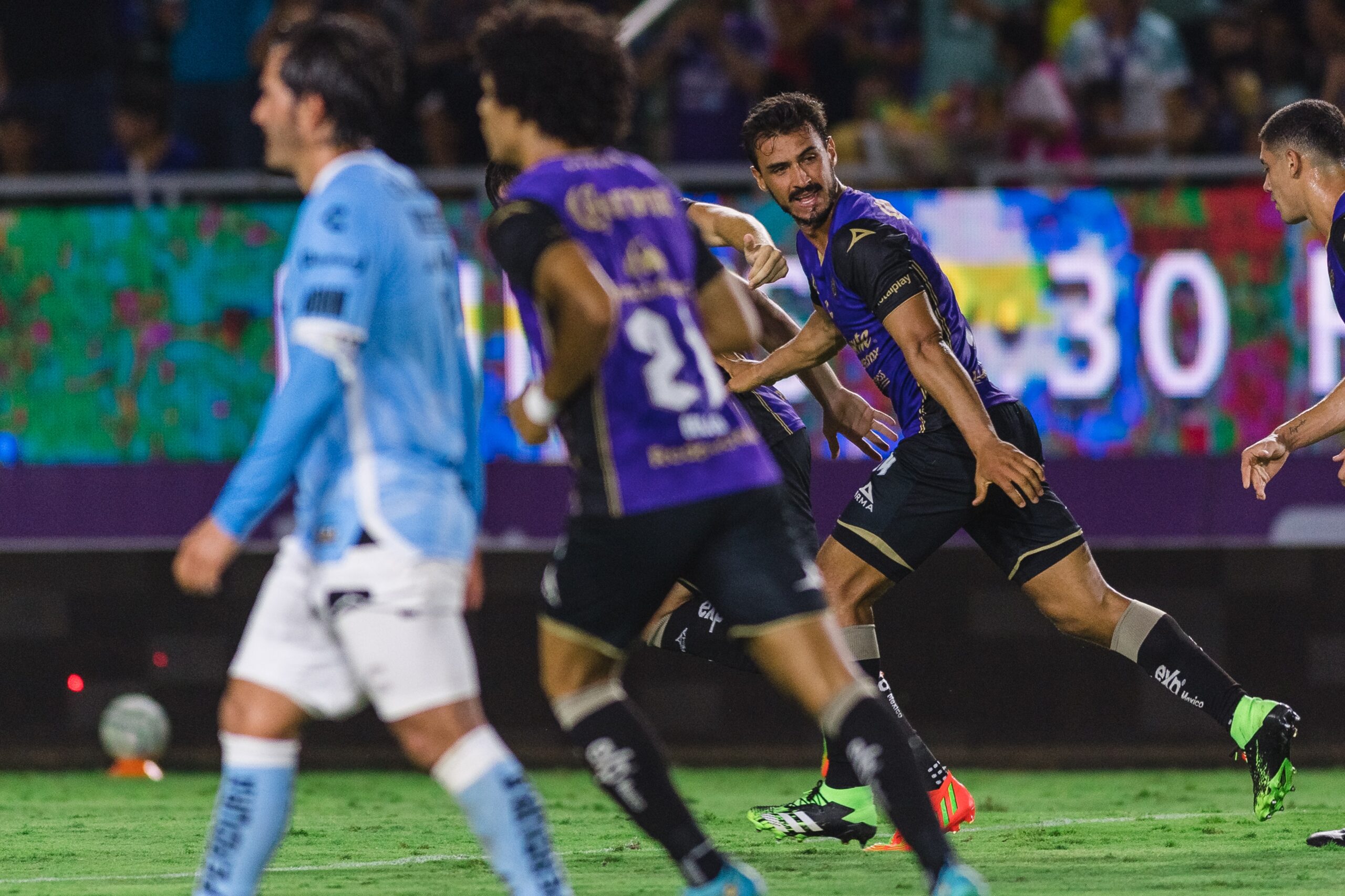 Alanís empató el juego para los locales
