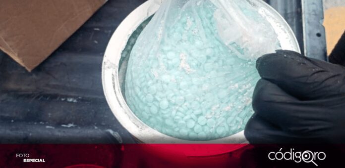 La Guardia Nacional informó que localizaron alrededor de 10 mil pastillas de aparente fentanilo, ocultas en un recipiente de suplemento alimenticio en polvo