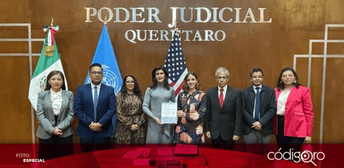 Mariela Ponce Villa recibió el informe del estudio “Consolidación del Sistema de Justicia Penal Acusatorio en México”, aplicado al Poder Judicial del Estado de Querétaro, obteniendo resultados satisfactorios
