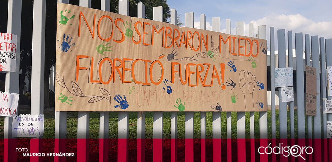 Estudiantes de la UAQ expulsan a 4 elementos de seguridad