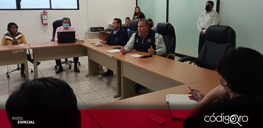 Titular del IQT dialoga con pobladores de Santa Bárbara