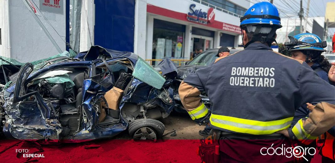 En Bernardo Quintana, tolva sin frenos choca contra 2 autos
