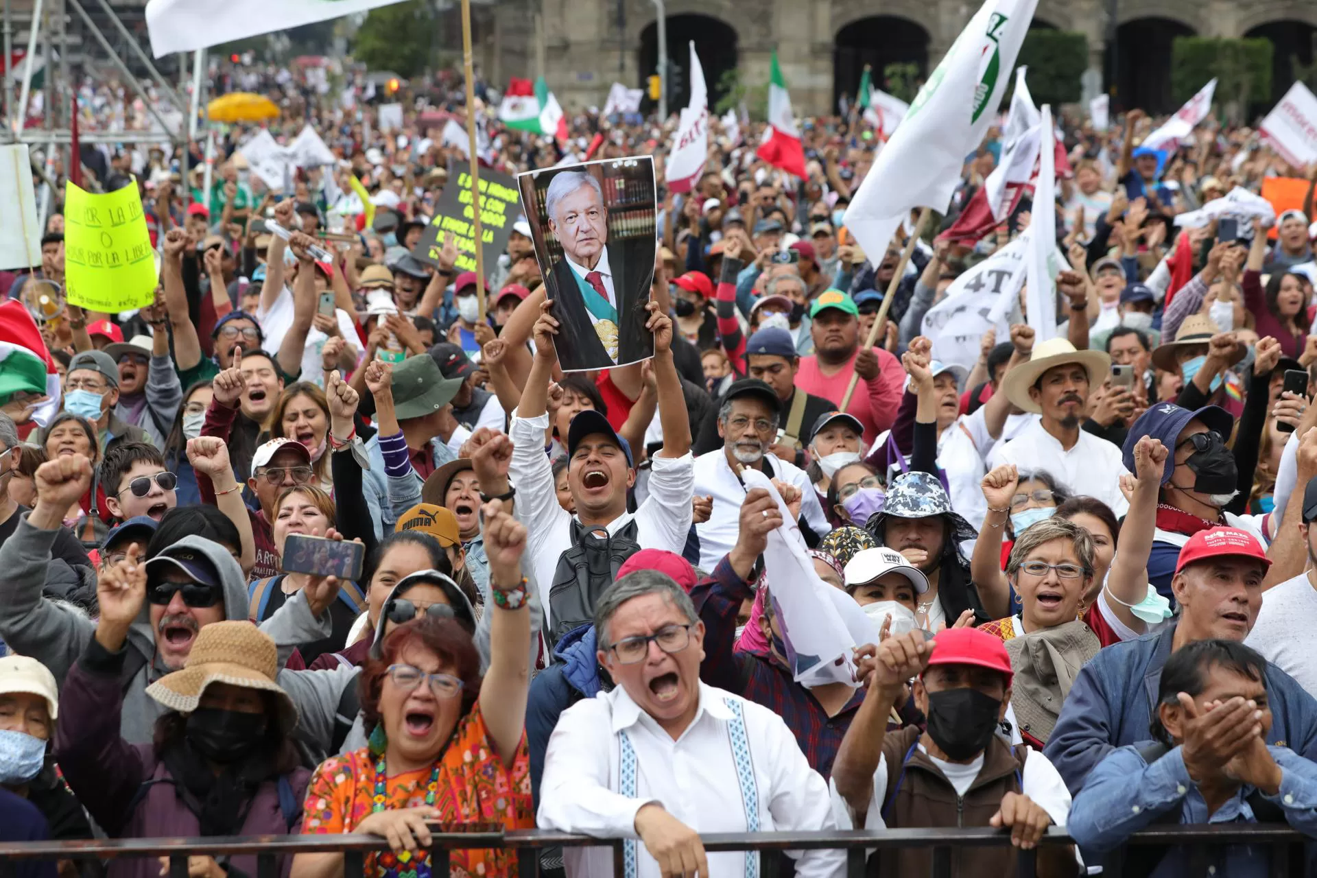Más de un millón de personas marcharon junto a López Obrador. Foto: Agencia EFE
