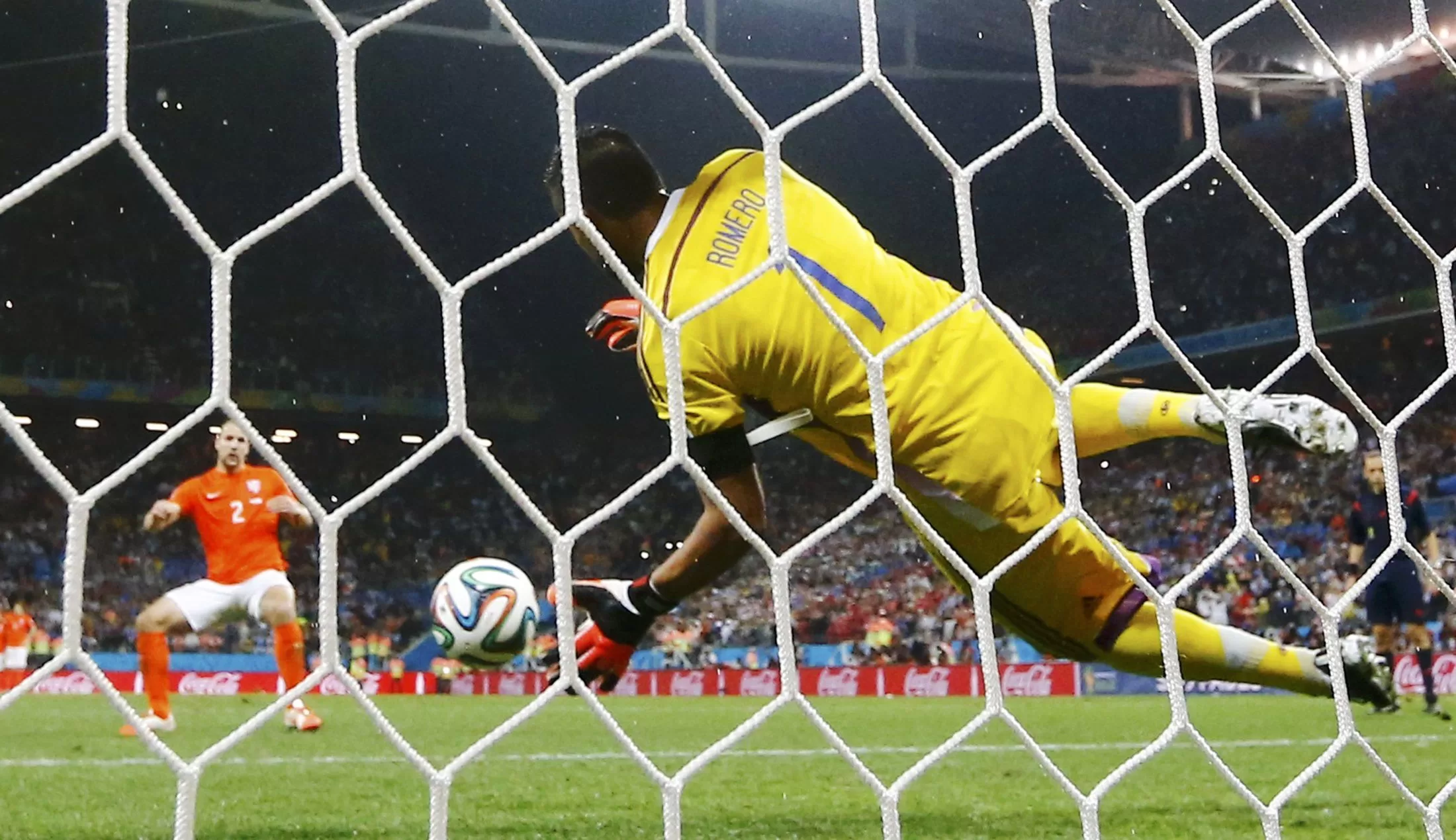 Sergio Romero fue figura en la tanda de penales contra Países Bajos