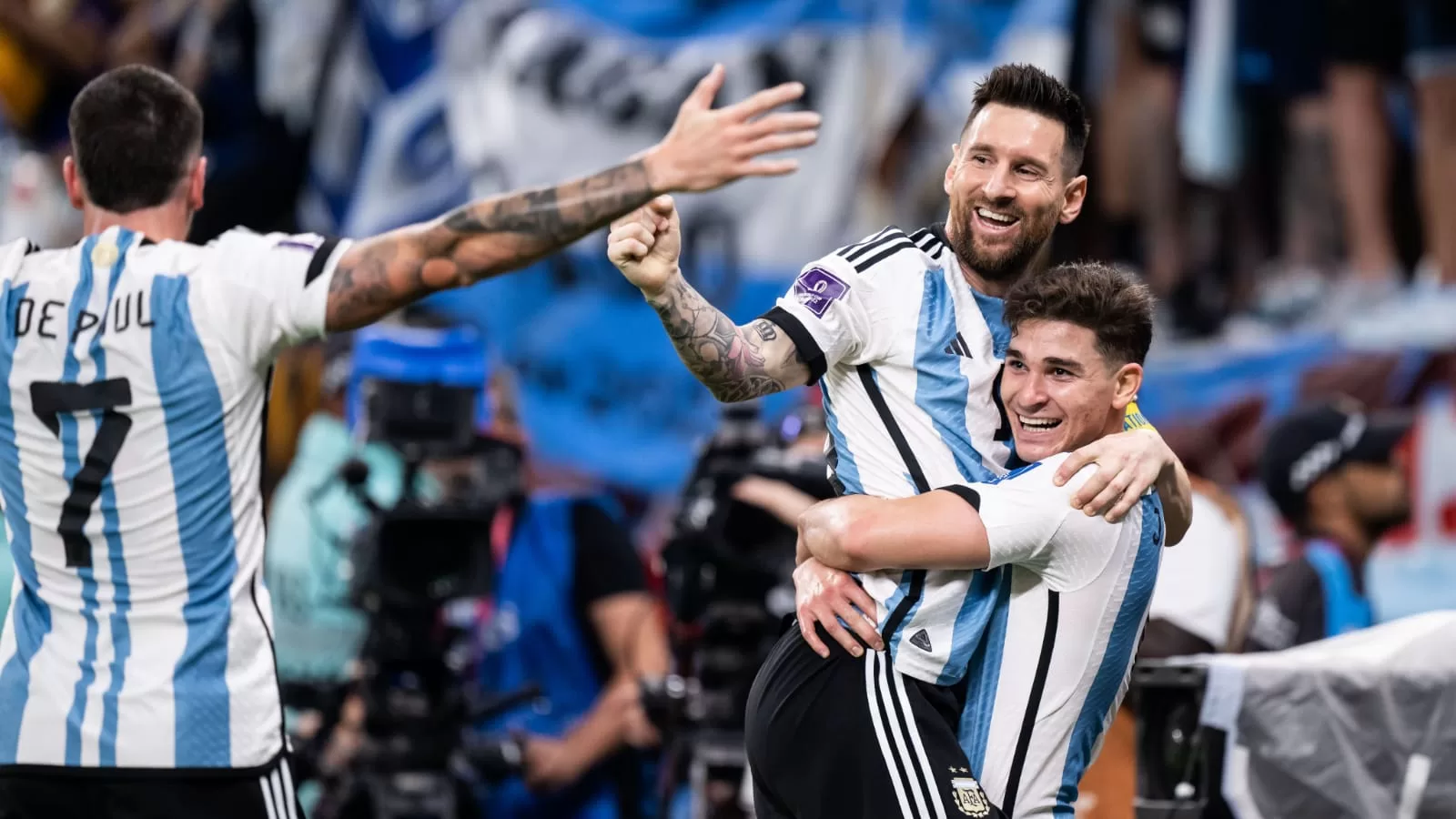 Messi y Julián Álvarez llevarán el peso de la delantera Albiceleste