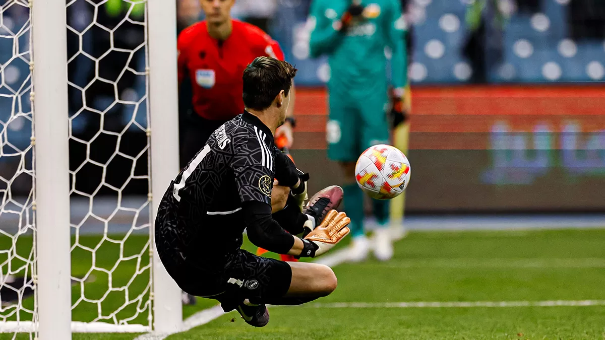 Courtois fue pieza clave en la definición por penaltis