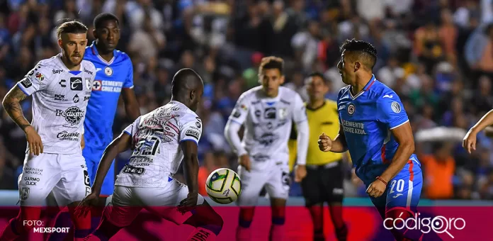 Los Gallos Blancos de Querétaro empataron 2-2 contra Cruz Azul. Foto: Mexsport