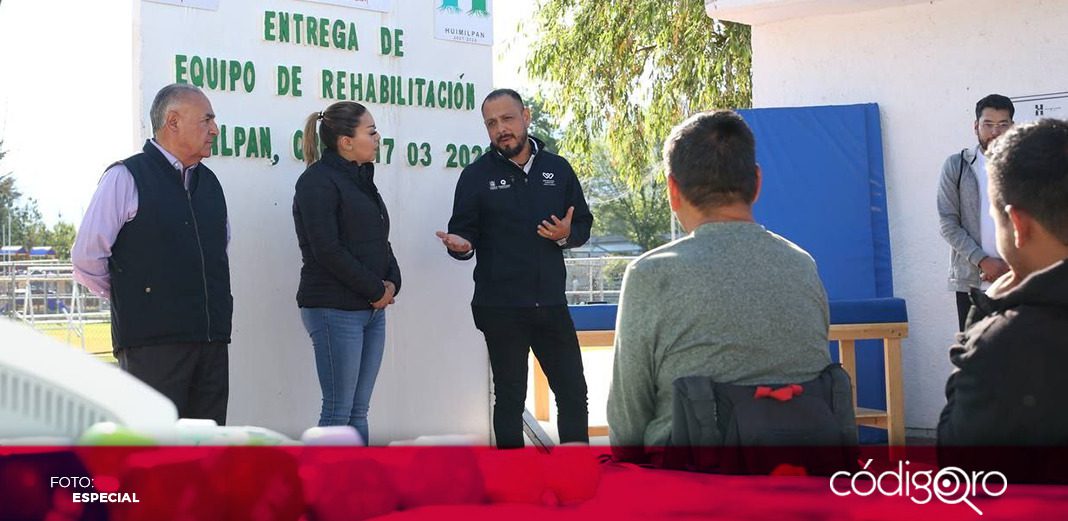 Entrega SEDIF equipo y lentes para la Unidad de Rehabilitación en Huimilpan