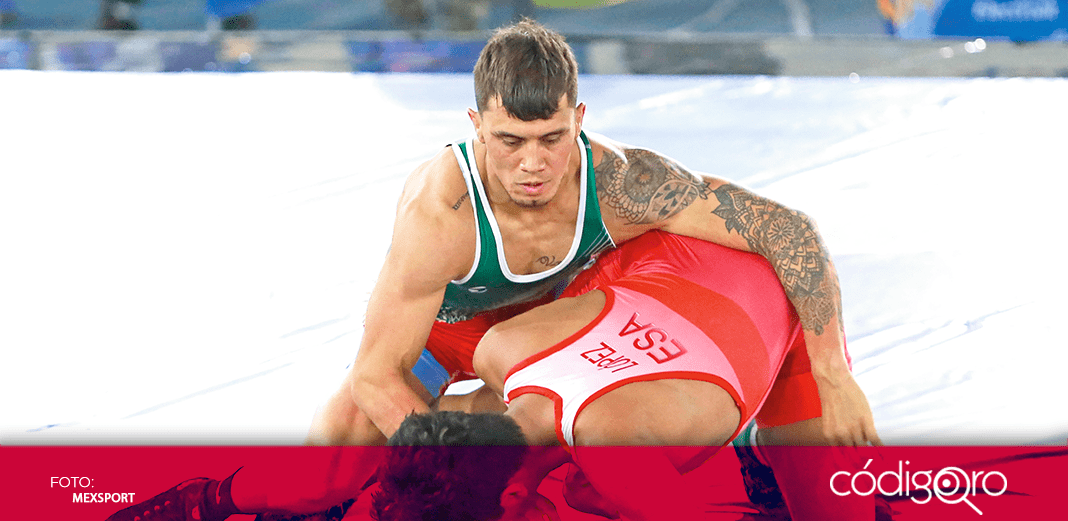 Queretanos se cuelgan medallas en lucha