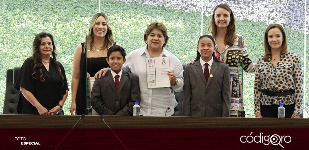 Legisladores infantiles entregan declaratoria a la LX Legislatura