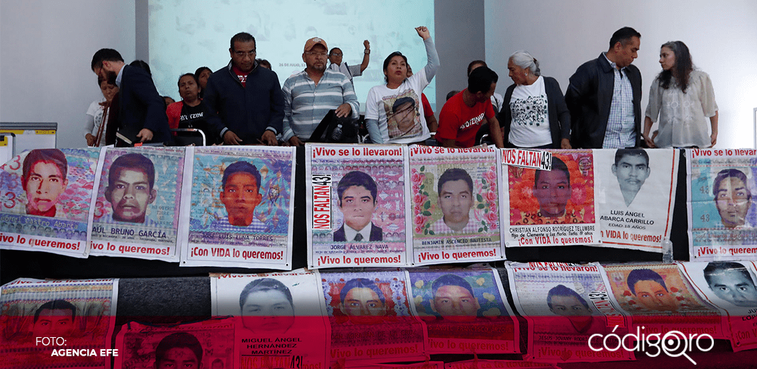 Familias de normalistas desaparecidos exigen reunirse con AMLO