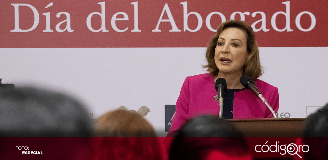 Contribuyen abogados a equilibrar balanza de la justicia: Murguía