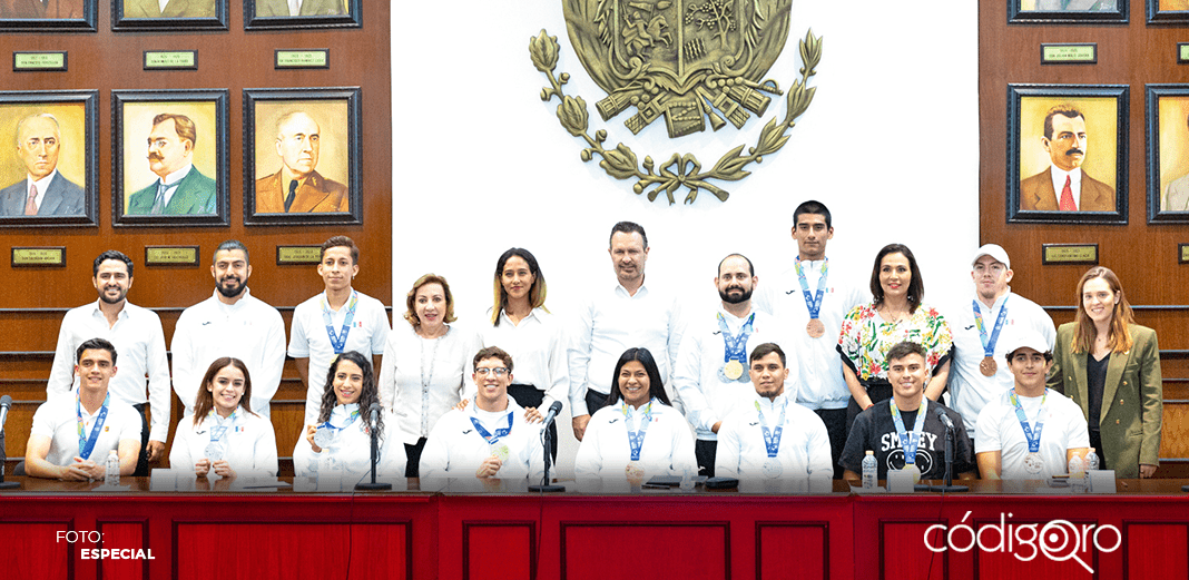 Se reúnen deportistas con gobernador