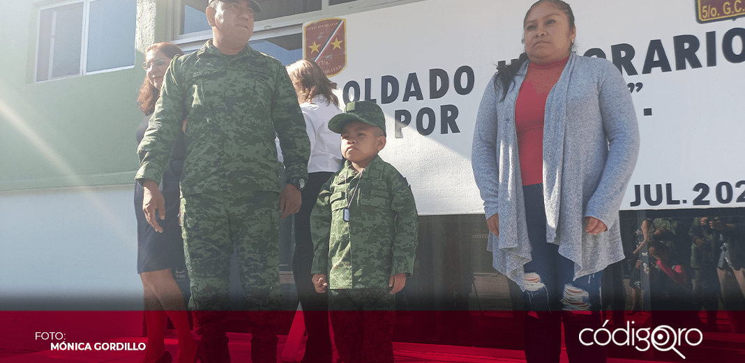 Nombran soldado honorario a menor de seis años