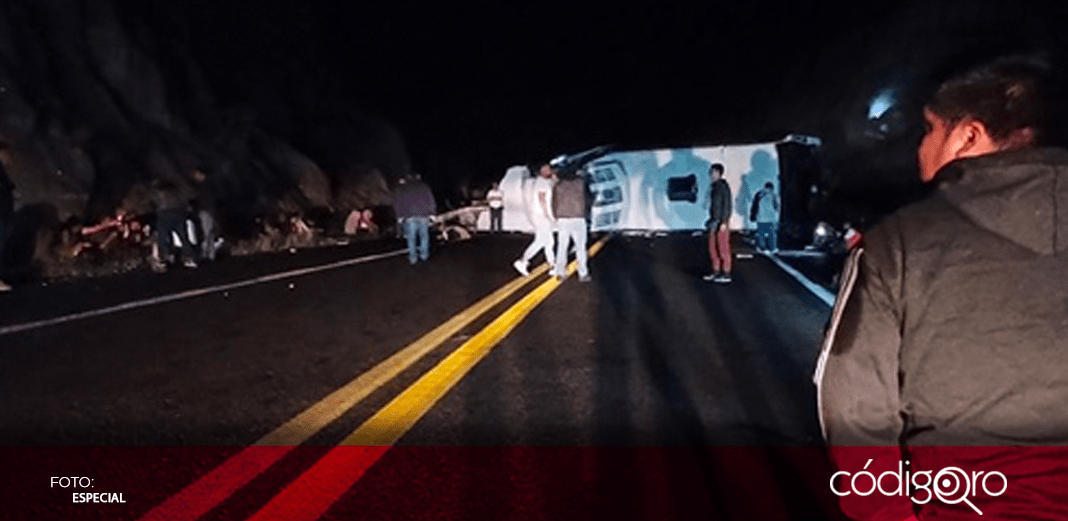 Mueren 15 migrantes tras accidente en autopista Cuacnopalan-Oaxaca