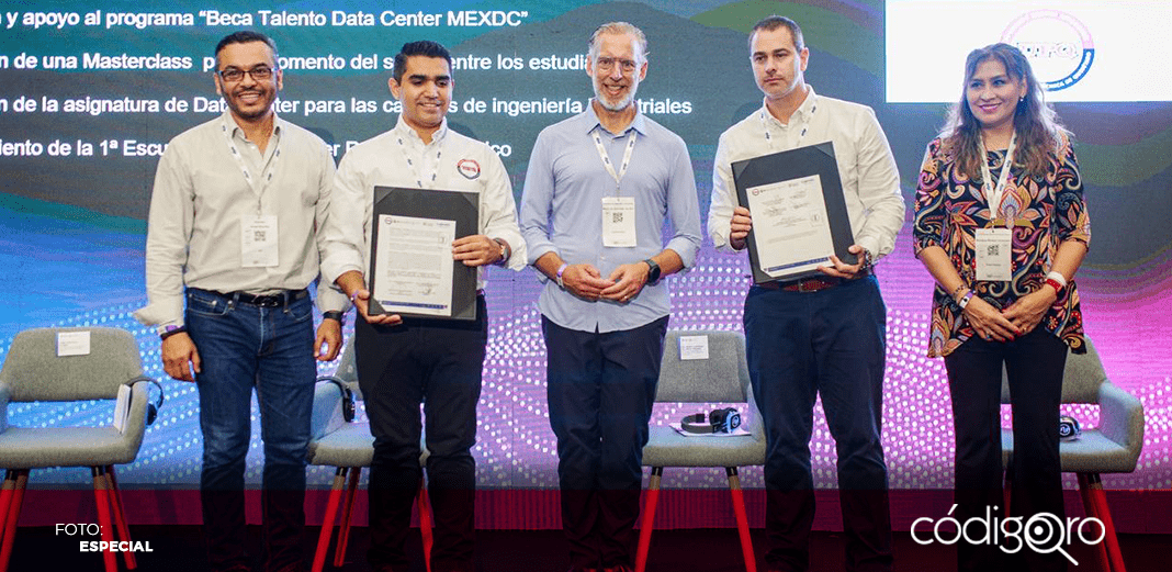 Atestigua Marco Del Prete firma de convenio entre MEXDC y la UPQ