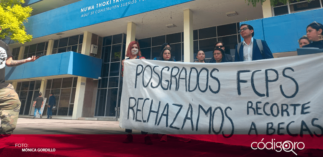 Alumnos de posgrado de la UAQ marcharán para exigir beca