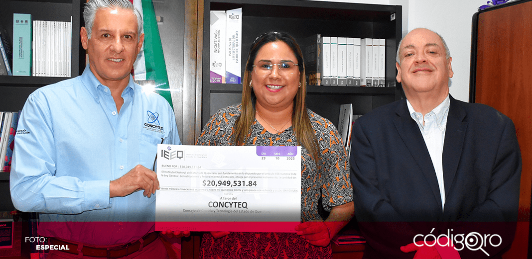 IEEQ entrega 20 millones de pesos al CONCYTEQ