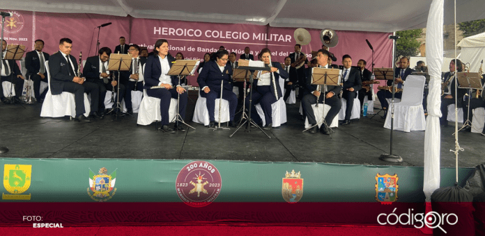 En el marco de la celebración del 200 aniversario del Heroico Colegio Militar, la Banda de Música del Estado de Querétaro se presentó Zócalo de la CDMX