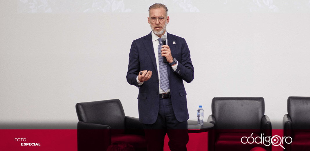 Titular de Sedesu participa en el Forum Humanum