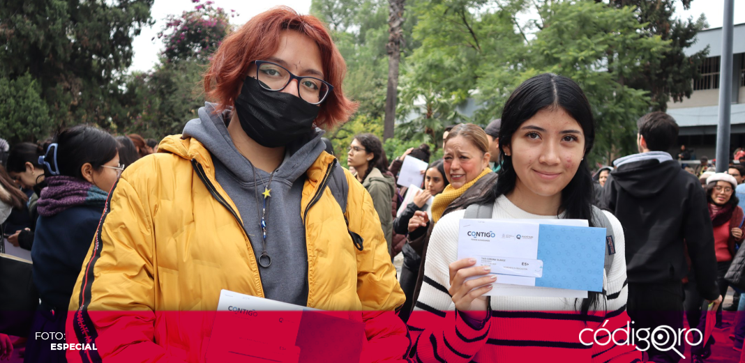 Entrega SEDESOQ más de mil becas a alumnos de la UAQ